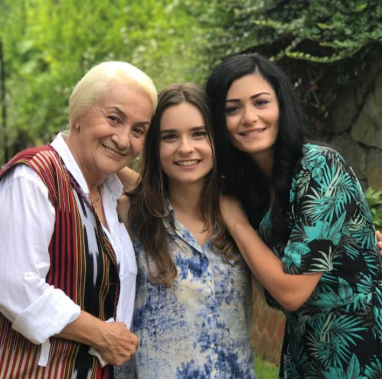 Dizi setlerinden Harvard'a Ece Hakim'in duygusal vedasına bakın - Resim: 1