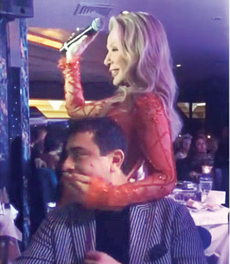 Aşk üçgeni! Seda Sayan'ın pozu olay oldu - Resim: 3