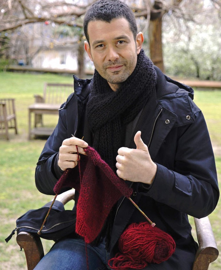 Ünlü isimler ellerine şişleri alıp örgü ördü! - Resim: 2