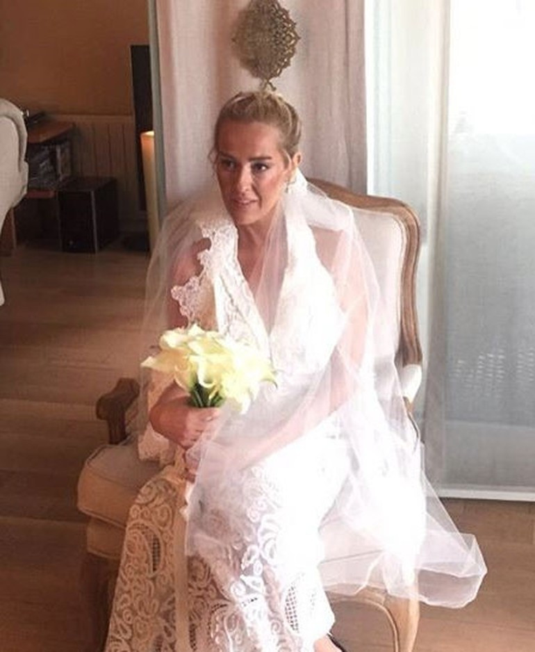 Taze gelin Helin Avşar'dan kayınvalideye servis - Resim: 2