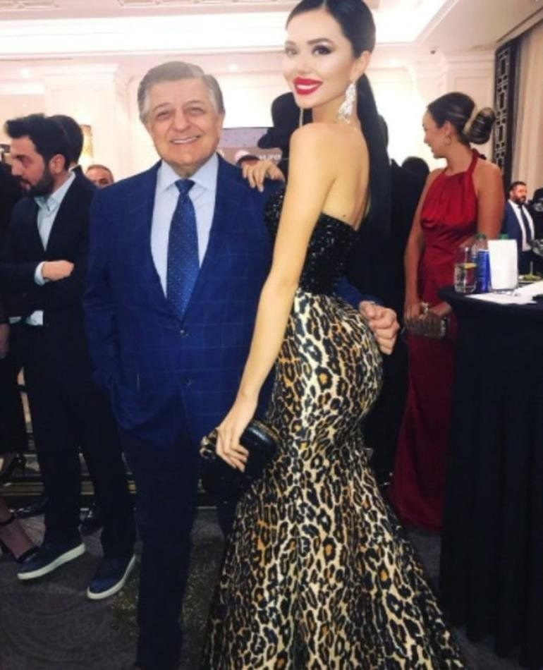 Bu fotoğraf kıyametleri kopardı sonunda azarı işitti - Resim: 2