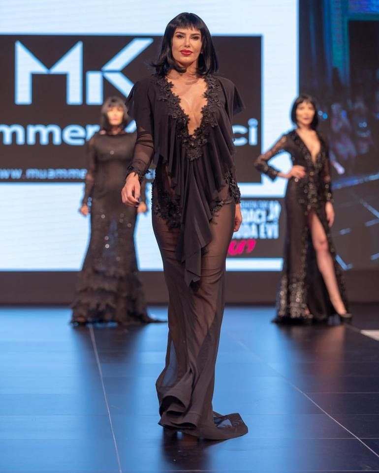 Hatice yine yerinde duramadı bakın bu sefer hangi olay pozu verdi - Resim: 1