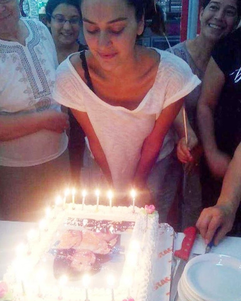 Bergüzar Korel hayranlarından örnek davranış - Resim: 3