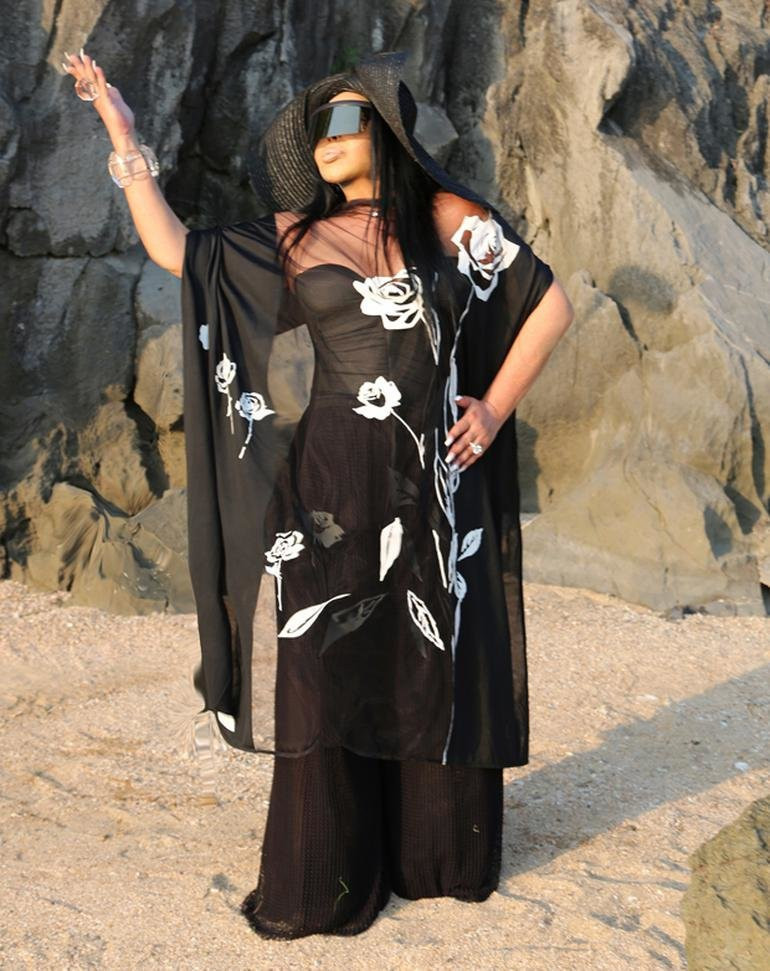 Bülent Ersoy yıllar sonra mayolu görüntülendi - Resim: 3