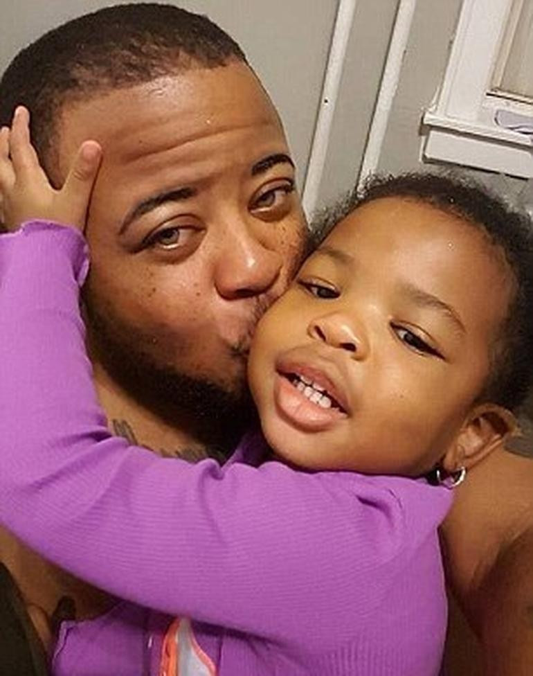 Erkek ve hamile! Bu da yetmez gibi bir de... - Resim: 2