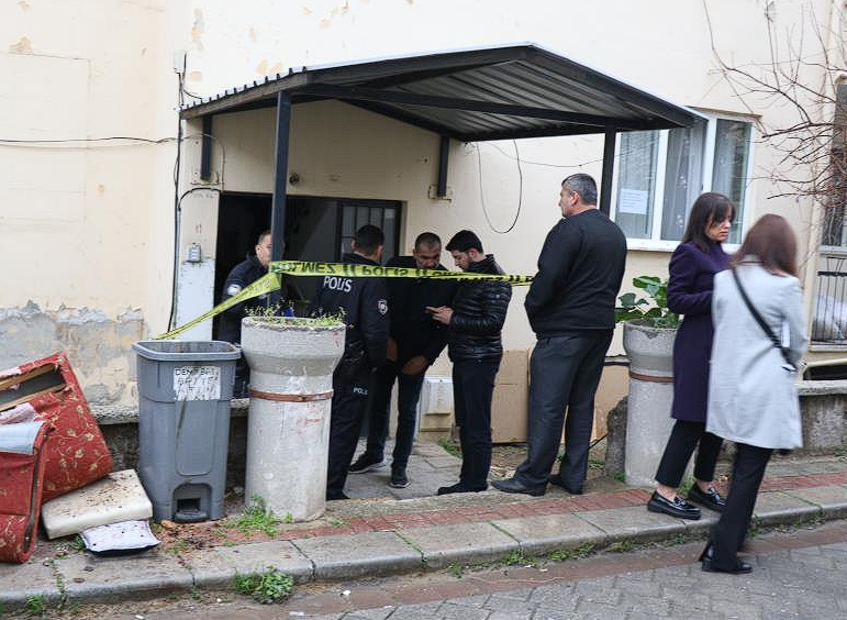 İşe gitmek için uyanan genç adam kahroldu: Annesi ve kardeşi ölmüş! "Gözünüzü seveyim, götürmeyin" - Resim: 1