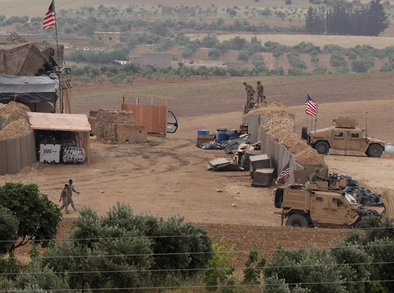 Türkiye'nin burnunun dibinde skandal fotoğraflar ortaya çıktı - Resim: 3