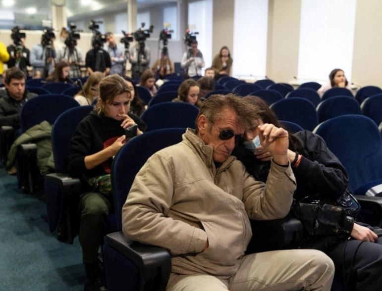 Sean Penn Ukrayna'daki savaşın ve Rusya saldırısının belgeselini çekmeye gitti - Resim: 4