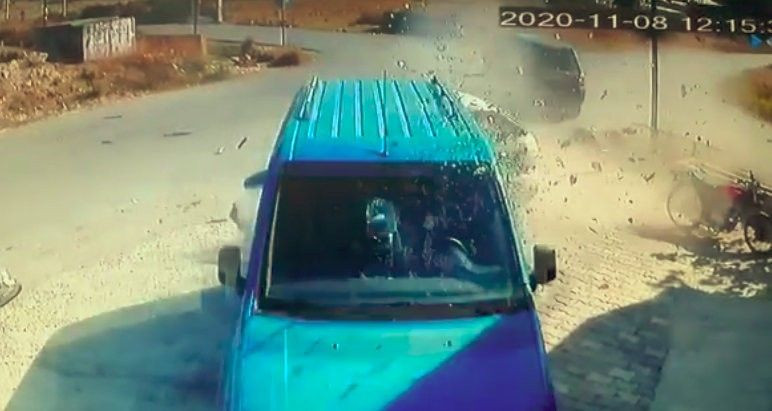 Manavgat'ta park halindeki aracın içinde hayatının şokunu yaşadı - Resim: 1