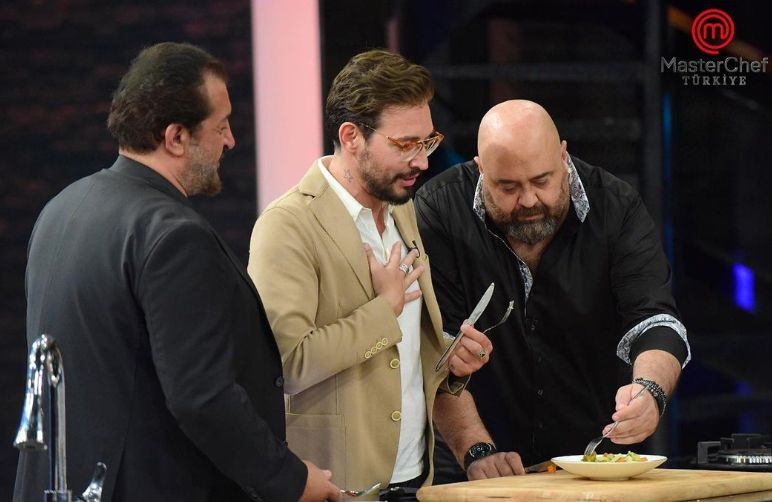 MasterChef'te kıyamet koptu! Yarışmacının tırnaklarını gören Mehmet Şef sinirden küplere bindi! - Resim: 3