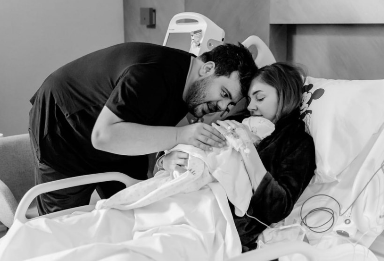 Baba olan Eser Yenenler'den eşi Berfu Yenenler'e aşk dolu paylaşım! Yanıt gecikmedi - Resim: 3