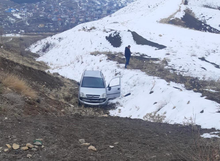 Kaza yaptı araçtan çıkamadı donarak öldü! Detaylar kahretti - Resim: 1