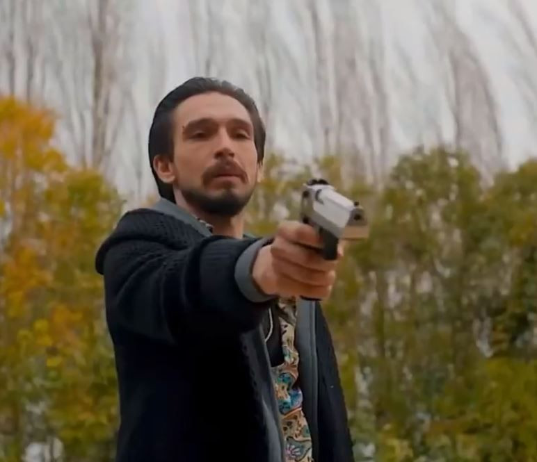 Trans itirafı yapan Çukur'un Timsah Celil'i Ahmet Melih Yılmaz 'en iyi kadın ödülü' istemiş videosu bomba! - Resim: 2