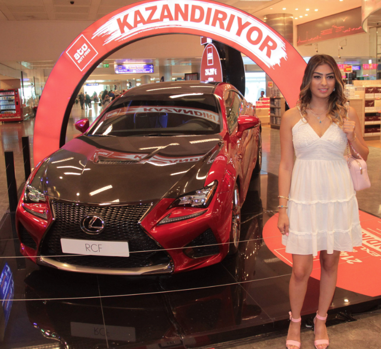  Dolandırıldığını sandı, lüks otomobili kaptı! - Resim: 1