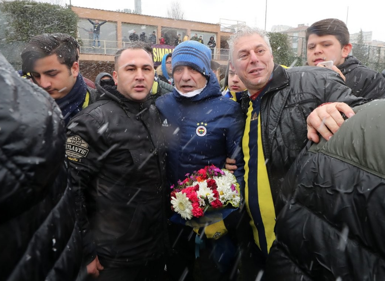 Fenerbahçeli taraftarlardan derbi öncesi ziyaret - Resim: 2