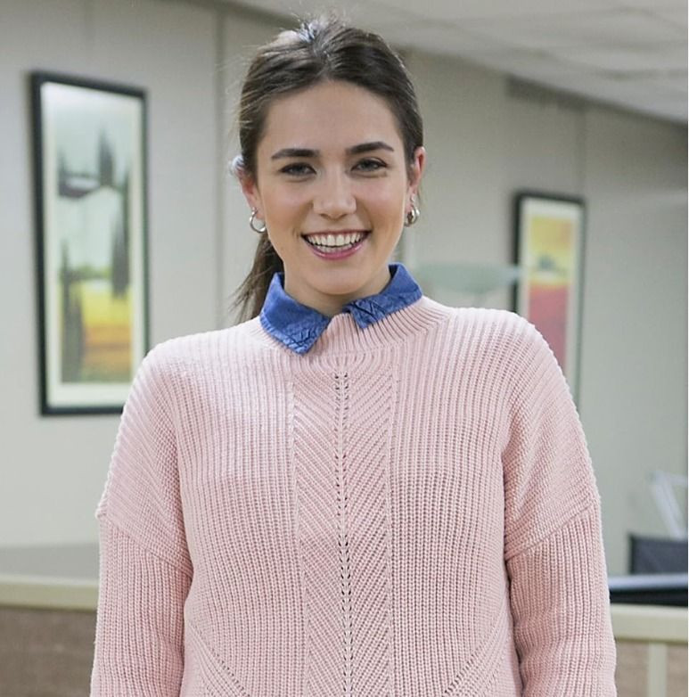 Buse Varol'un ayakkabılarını görenler toynağa benzetti! Garip ayakkabıların fiyatı daha garip... - Resim: 3