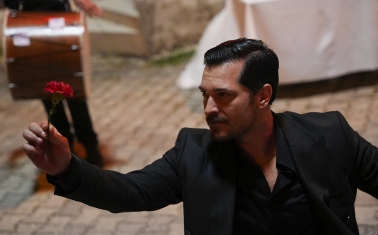 Çağatay Ulusoy'un kardeşi Atalay'dan Eşref Rüya'ya set ziyareti! Karizma genetik... - Resim: 4