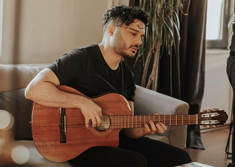 İlyas Yalçıntaş hastalık açıklamasıyla sevenlerini korkuttu: ''Ramsay Hunt'' sendromuna yakalandı! - Resim: 4