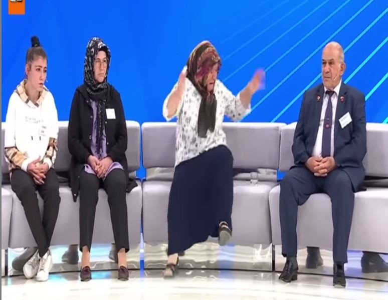 ATV Müge Anlı'da 18 yaşındaki kızı akrabasıyla evlenen anne cinnet getirdi! Feryat etti... - Resim: 3