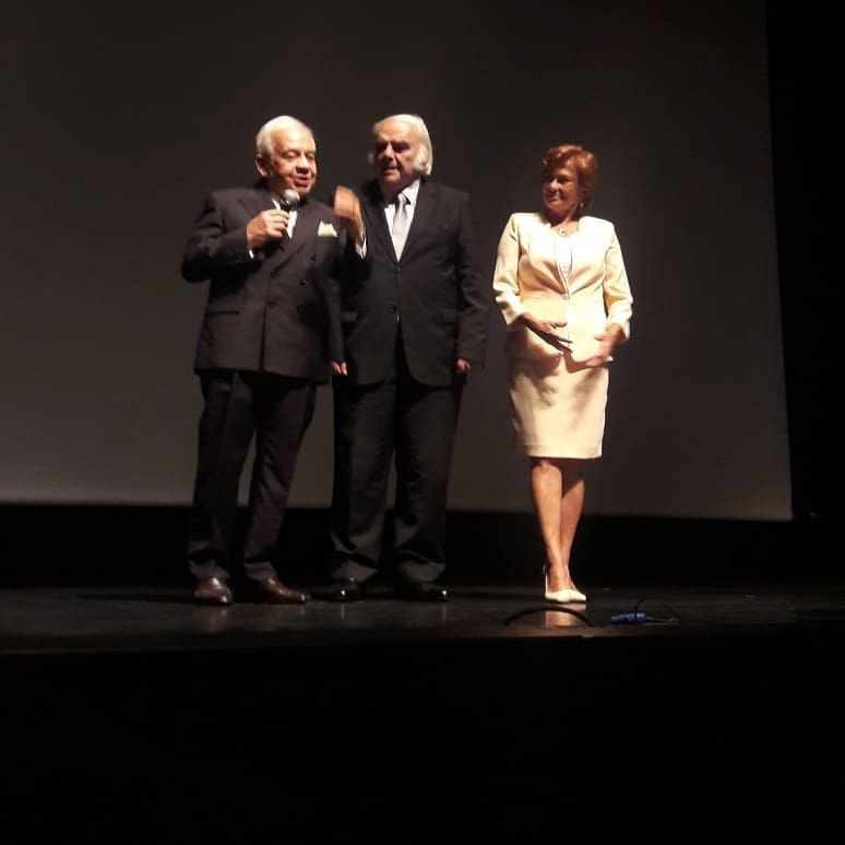 Ünlü tiyatro sanatçısı Enis Fosforoğlu kalp krizi geçirdi - Resim: 2