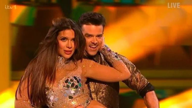 Türk kızı Ekin-Su, İngiltere'yi birbirine kattı! Kuzey Yıldızı dizisinde oynamıştı - Resim: 4