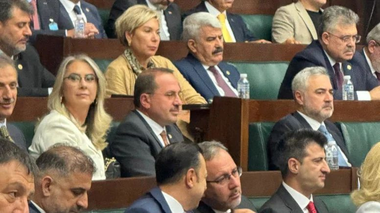 AK Parti grup toplantısında sürpriz misafir! Ünlü iş insanı da oradaydı - Resim: 2