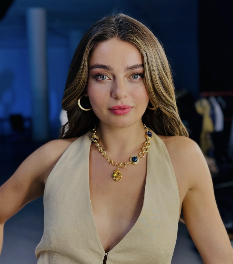 Ayça Ayşin Turan kameranın başına geçince kafalar karıştı - Resim: 1
