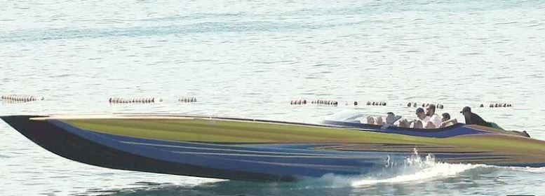 Cansu Dere ve Acun Ilıcalı buluşması... Tekneyle sürat turu sosyal medyayı salladı! - Resim: 3