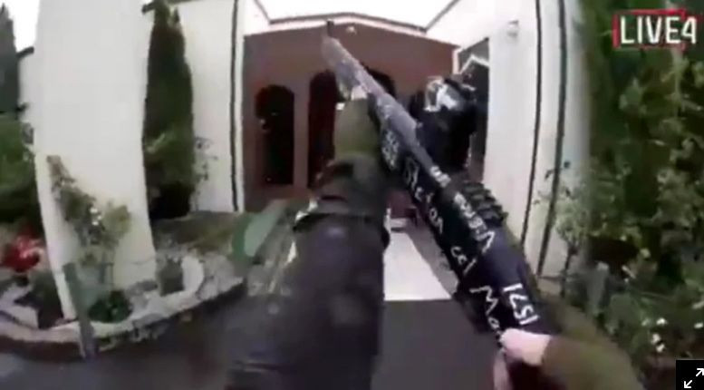 Camiye saldıran terörist Brenton Tarrant'tan duruşmada dikkat çeken işaret - Resim: 4