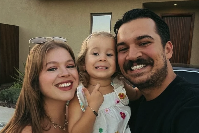 Fenomen çiftten yıkan haber! 'Uğurlu Ailesi' boşandıklarını duyurdu - Resim: 2