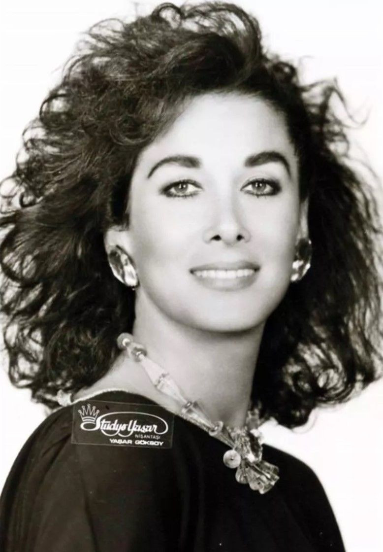 80'lerin yıldızı Saadet Sun şimdi bakın ne yapıyor! Gece kocamı evde yalnız bırakıp... - Resim: 1