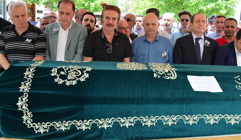 Neşe Karaböcek'i yıkan ölüm cenazede Orhan Gencebay ve Müjdat Gezen teselli etti - Resim: 2