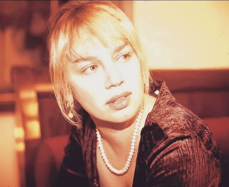 Sezen Aksu 'cahil Adem ile Havva' şarkısına protesto! Evinin önünde toplandılar! - Resim: 2