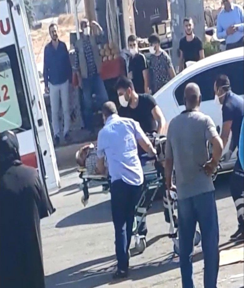 Şanlıurfa'dan kan donduran olay! Kırmızı ışıkta beklerken vuruldu kanlar içinde yığıldı - Resim: 1