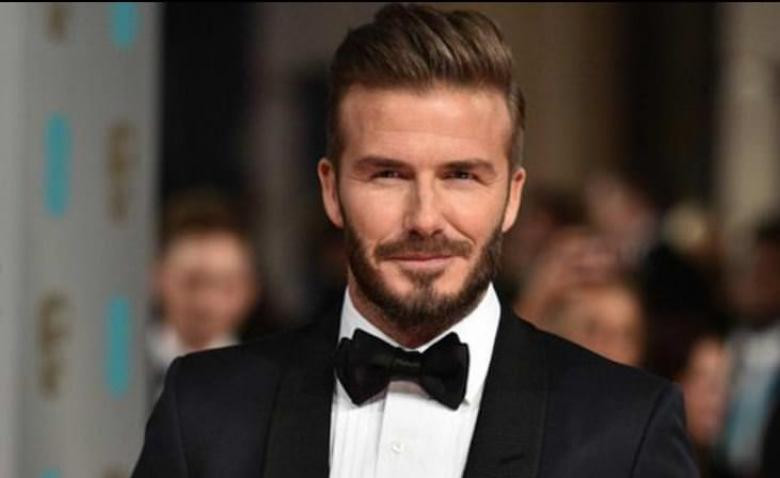 David Beckham’ı görünce göğüslerini açtı! - Resim: 4