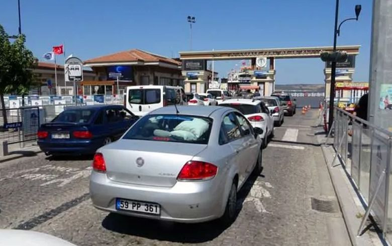 Bayram dönüşü trafik yoğunluğu! İstanbul trafiği kilitlendi - Resim: 3