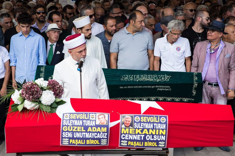 Öldüğü 2 gün sonra ortaya çıkmıştı! Süleyman Turan'ın cenazesinde katılanlar - Resim: 1