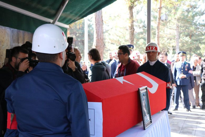 Kayseri şehidi Zekeriya Altunok KHK'lı çıktı! 16 ay hapis yatıp askere gitmiş - Resim: 1