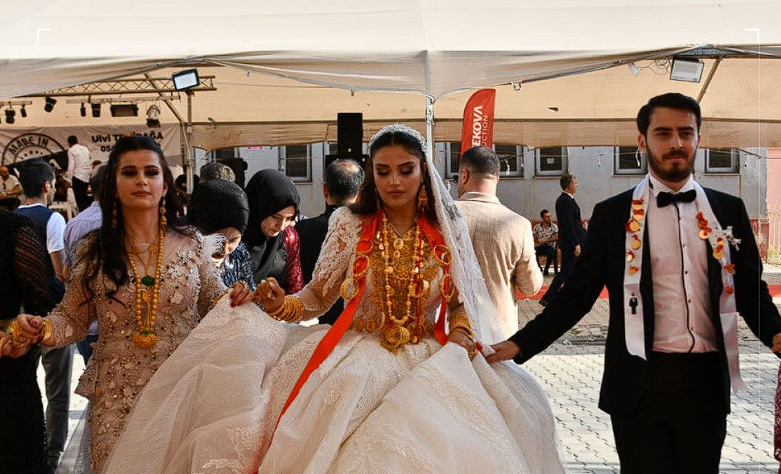 4 kilo altın geline takıldı damada verilene bakın! İran'dan bile Ankara'ya gelenler oldu - Resim: 2