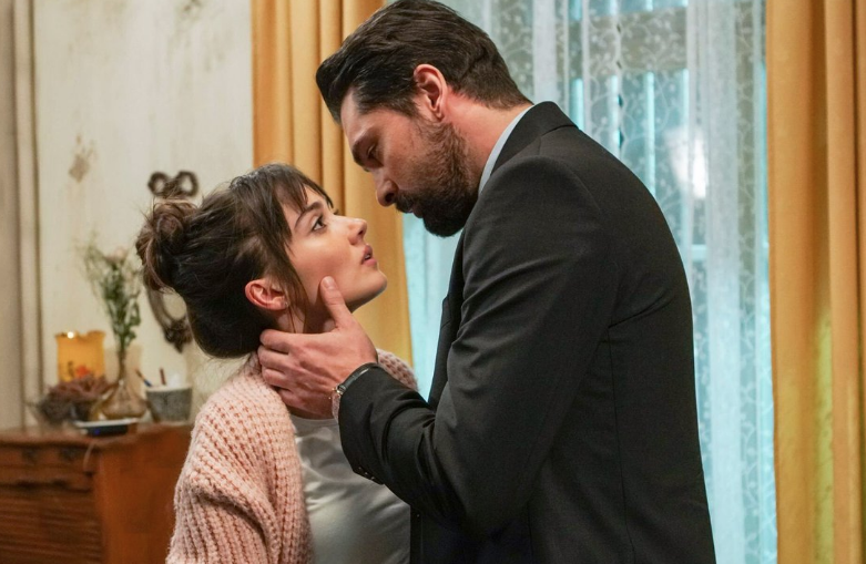 İki başrol oyuncusu diziden ayrılıyor Yasak Elma'da çıldırtan karar - Resim: 2