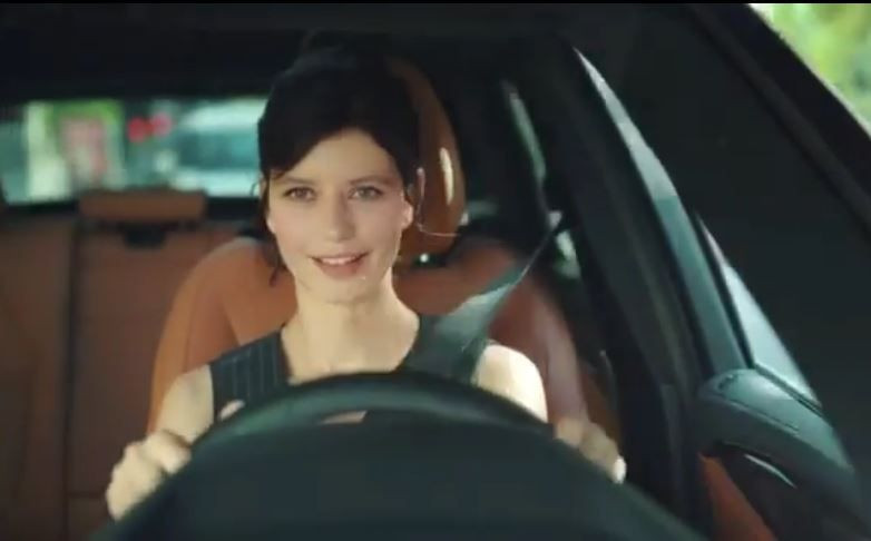 Beren Saat dişlerini yaptırdı sosyal medyada hayranları ikiye bölündü - Resim: 2