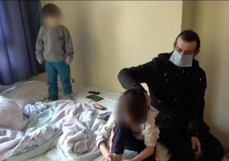 İstanbul'da vicdansız anne 3 çocuğunu ve eşini bırakıp komşusuyla kaçtı! - Resim: 2