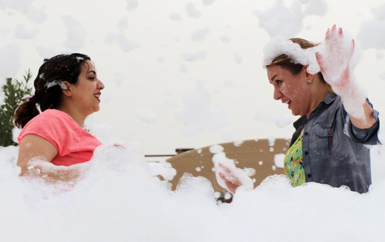 İranlı turistlerin çılgın köpük partisi - Resim: 3