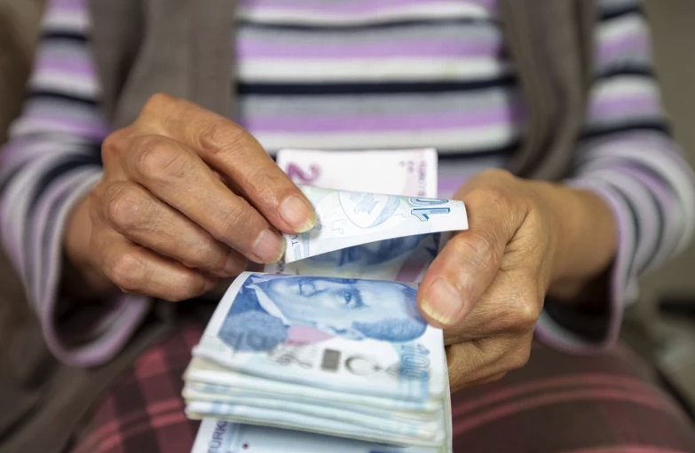 Son 8 gün! Emekli maaş promosyonları 35 bin TL'ye dayandı hangi banka ne kadar veriyor - Resim: 4