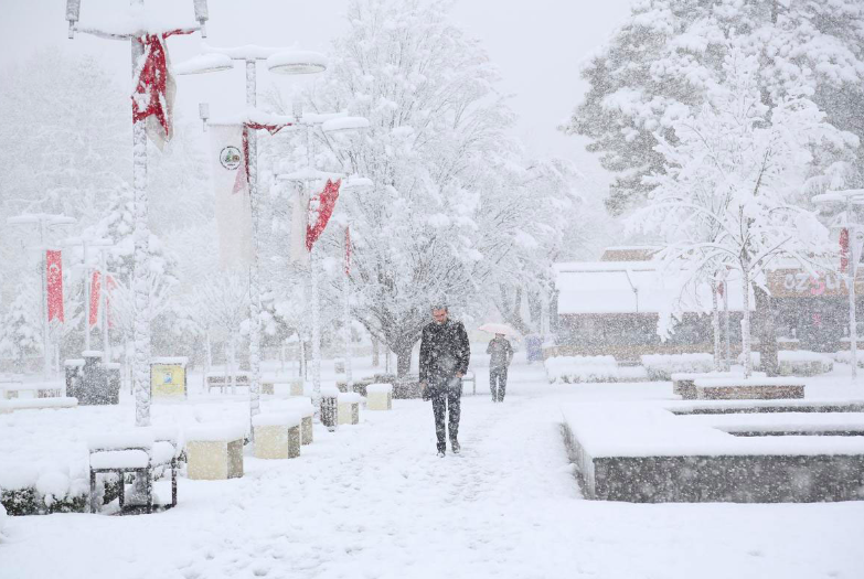 Soğuğu yarın karın kendi pazar günü gelecek! 28 il listede lapa  lapa yağacak - Resim: 2