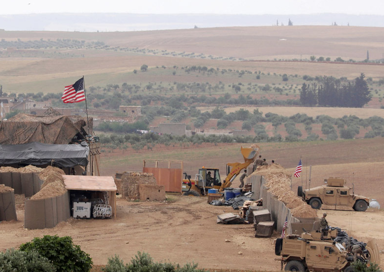 Türkiye'nin burnunun dibinde skandal fotoğraflar ortaya çıktı - Resim: 2