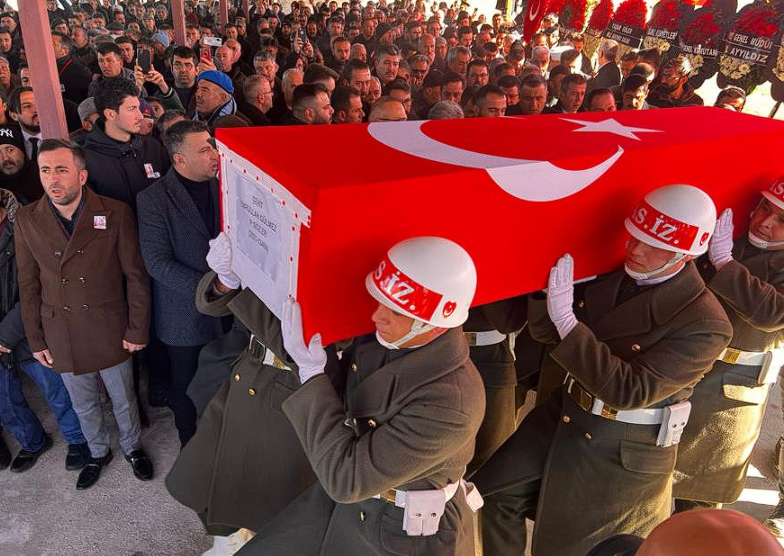 Türkiye şehitlerini uğurladı! 6 ilden feryat sesleri yükseldi, gözyaşları sel oldu - Resim: 1