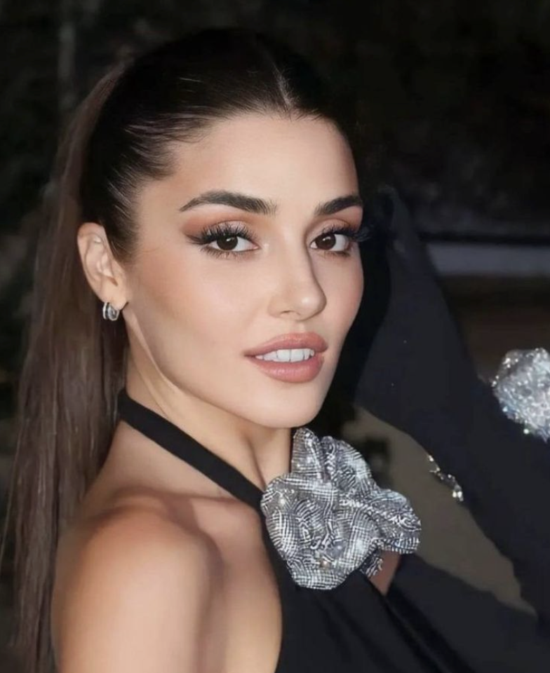 Listeye yalnızca o isim girdi! Hande Erçel'in güzelliği tescillendi... - Resim: 1