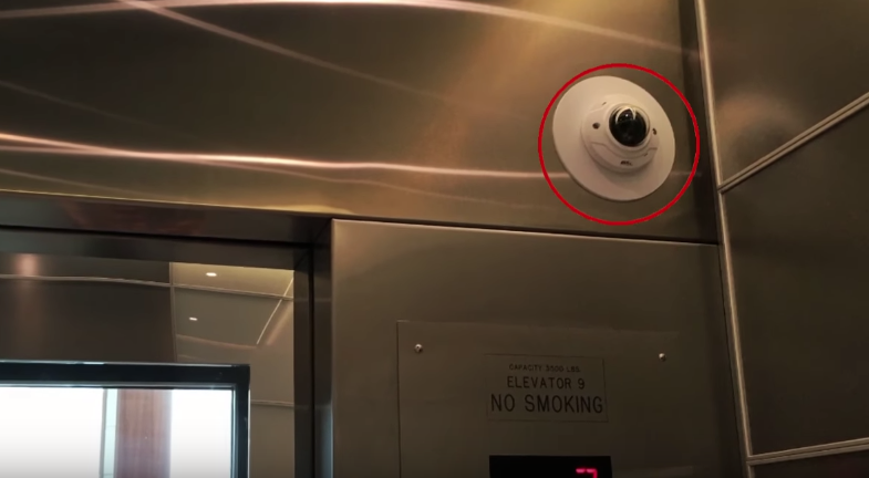 Gizli kameraya fena yakalandılar iki genç kız asansöre bindiler ve... - Resim: 1