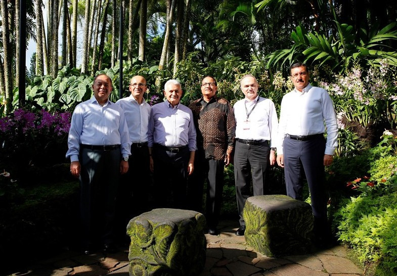 Binali Yıldırım'ın ceketsiz ve kravatsız görüntüsünün nedeni buymuş! - Resim: 4